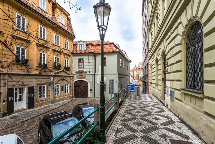 Krátkodobý pronájem bytu Obecní dvůr